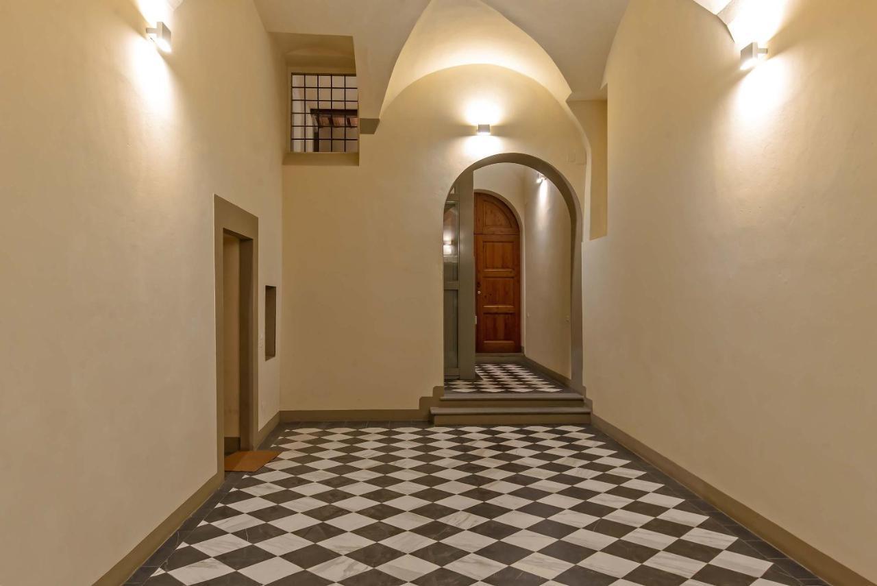 The Charm Of Santa Croce Apartamento Florença Exterior foto